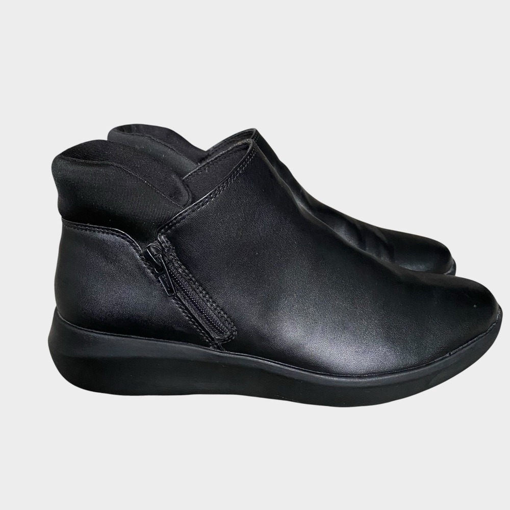 Clarks Ankle Boots Size 8M EU 39 Black Leather Side Zipper Lightweight Comfort